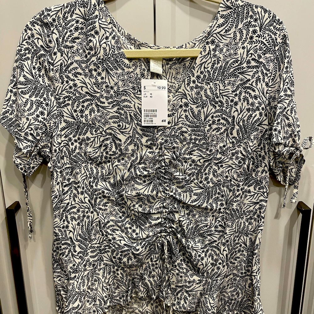 H&M short sleeve top
